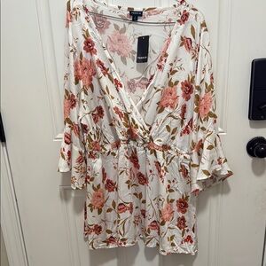 Torrid Floral V-Neck Top - White and Pink